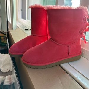Uggs bow pink